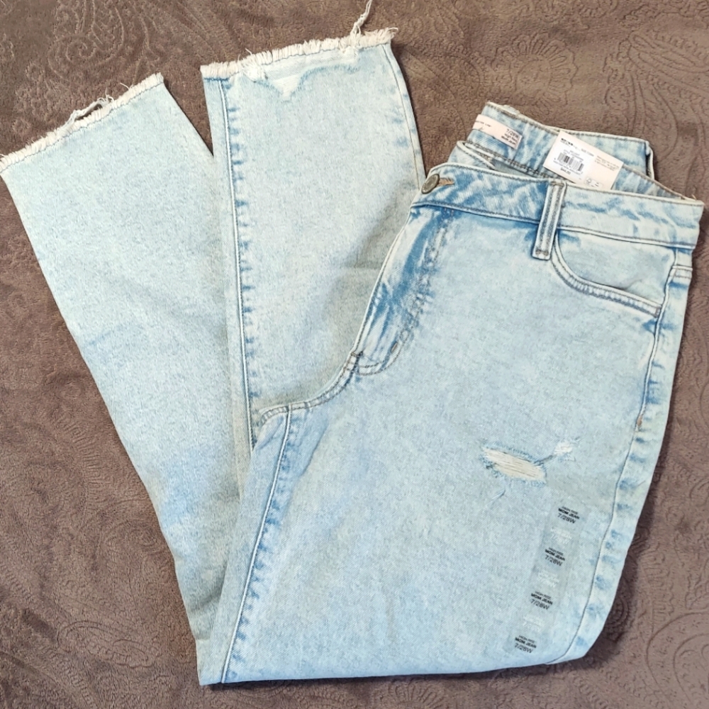 SO Mom Jeans Light Wash